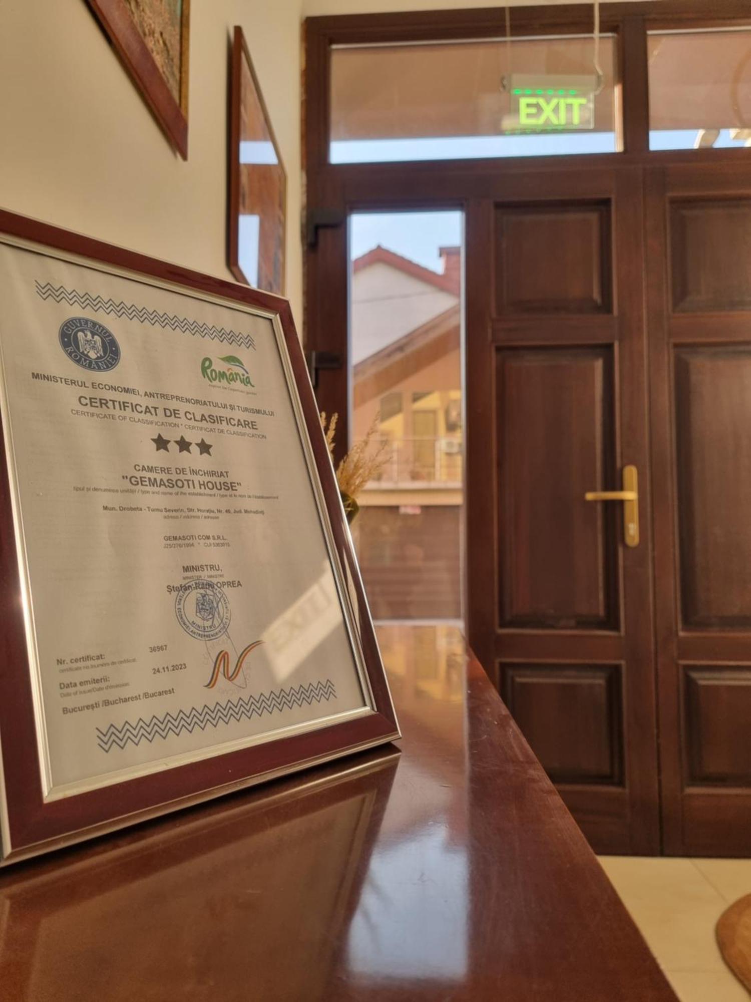 Отель Gemasoti House Дробета-Турну-Северин Экстерьер фото