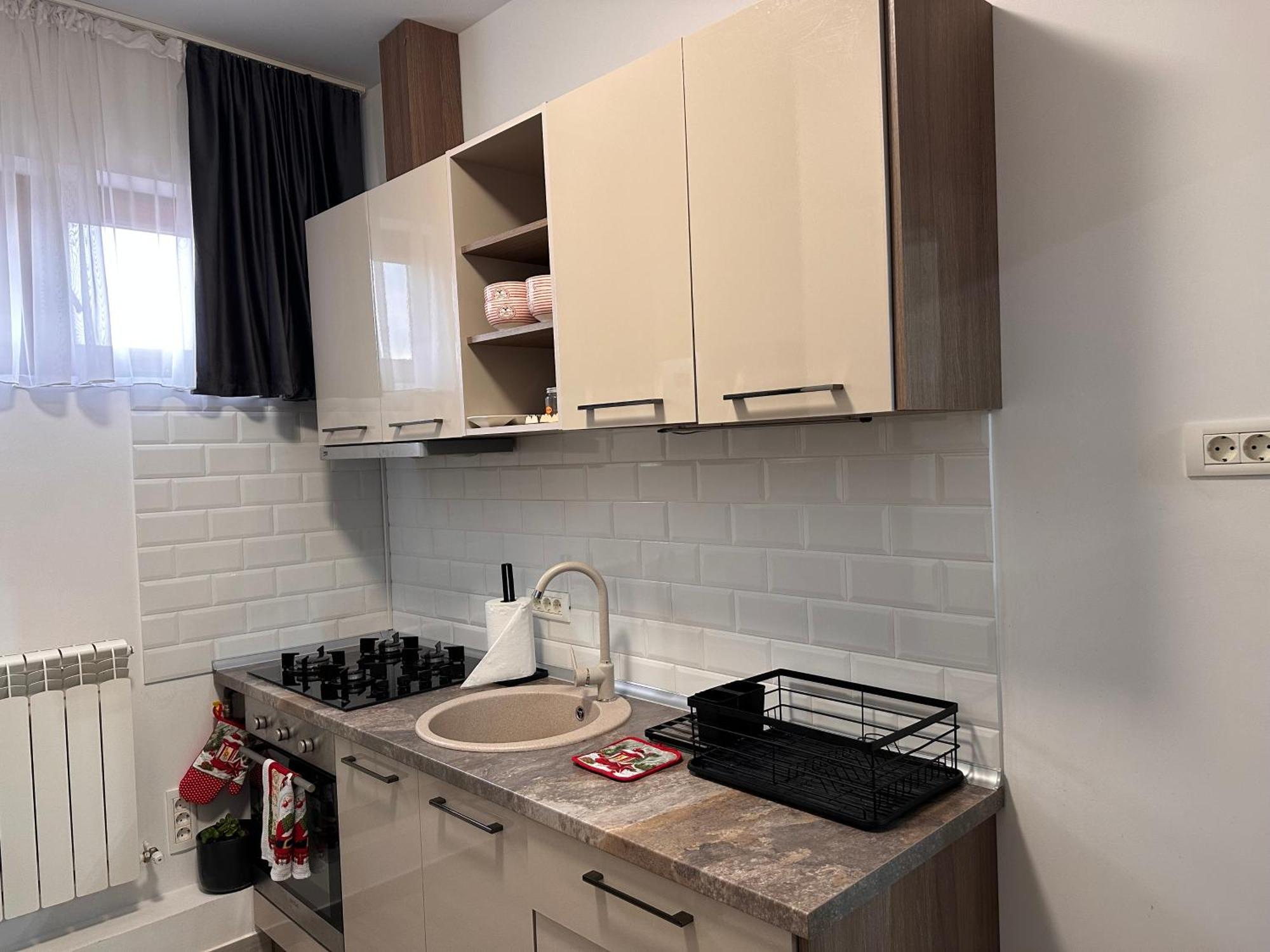 Отель Gemasoti House Дробета-Турну-Северин Экстерьер фото